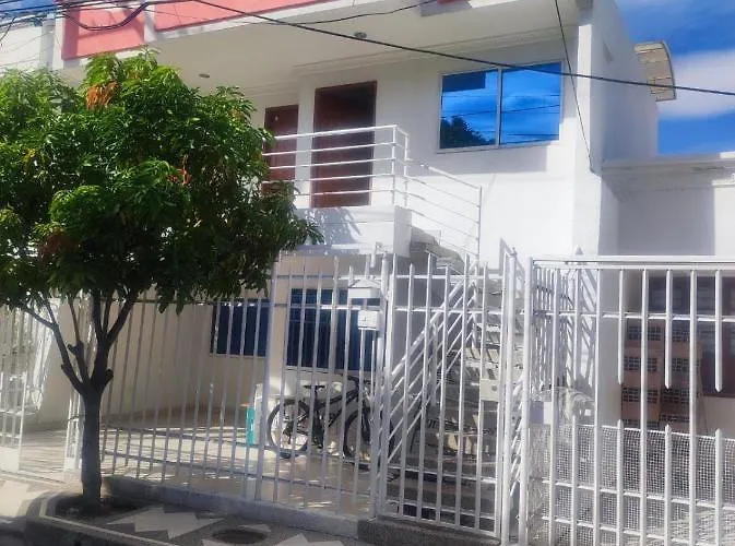 Aparta Estudio Amoblado 1 A 3 Personas